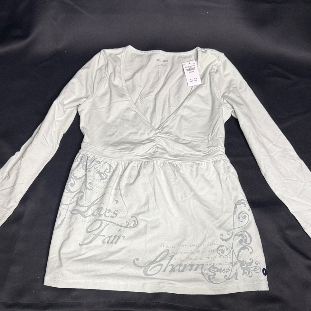Hollister Pale Mint Long Sleeve V-Neck Tunic with Scroll Graphic